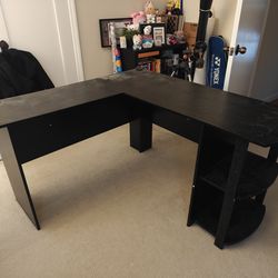 L SHAPED COMPUTER DESK.
