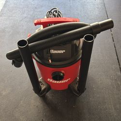 BAUER 6 Gallon, 4 Peak HP Wet/Dry Vacuum