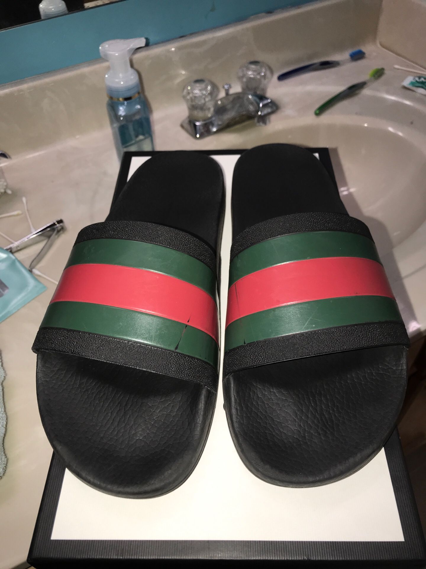 Gucci slides size10.5 from sacs