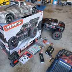 Arrma Outkast, "EXB", 4 WD, 1:5 Scale, Like New, Played With 2x, Arrma Infraction Included