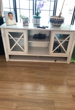 Tv stand