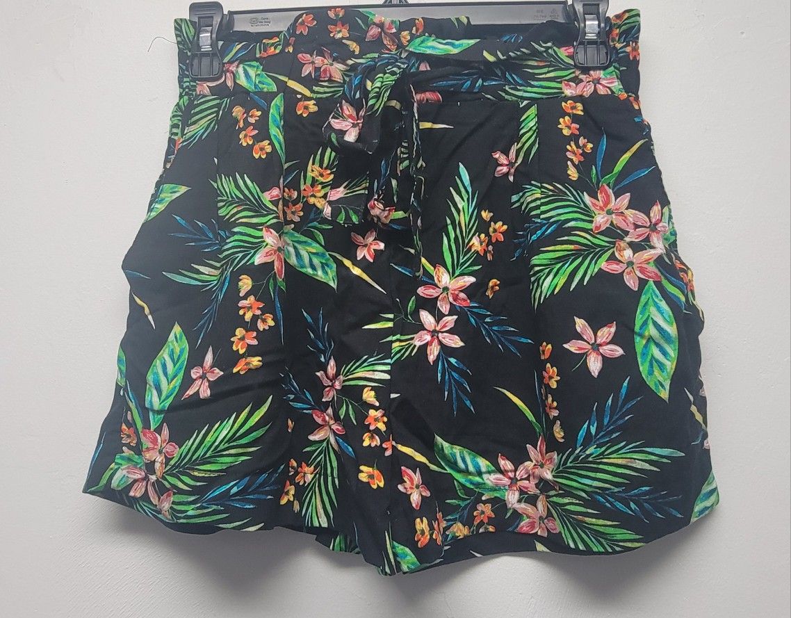 BRAND NEW Floral Black Women's Shorts Women Size M