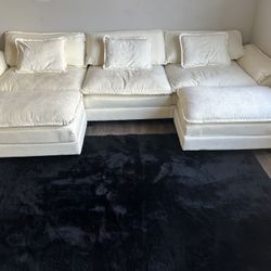 Shaped Sectional Sofa With Ottomans 