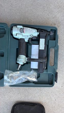 Hitachi 18 gauge 1/4 narrow crown stapler