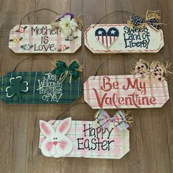 Holiday Signs Wood $10 Each Like NEW!!
