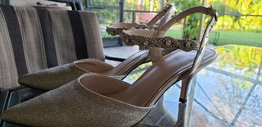 Gold dress shoes size 7