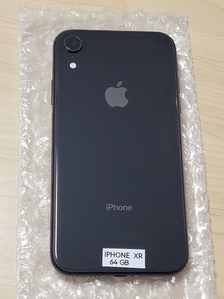 Iphone XR 64GB Unlocked. Price Is Firm. We Sell In Our Phone Store Only. Hablamos ESPAÑOL.