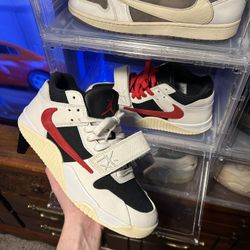 Travis Scott Jumpman Jack ‘University Red’