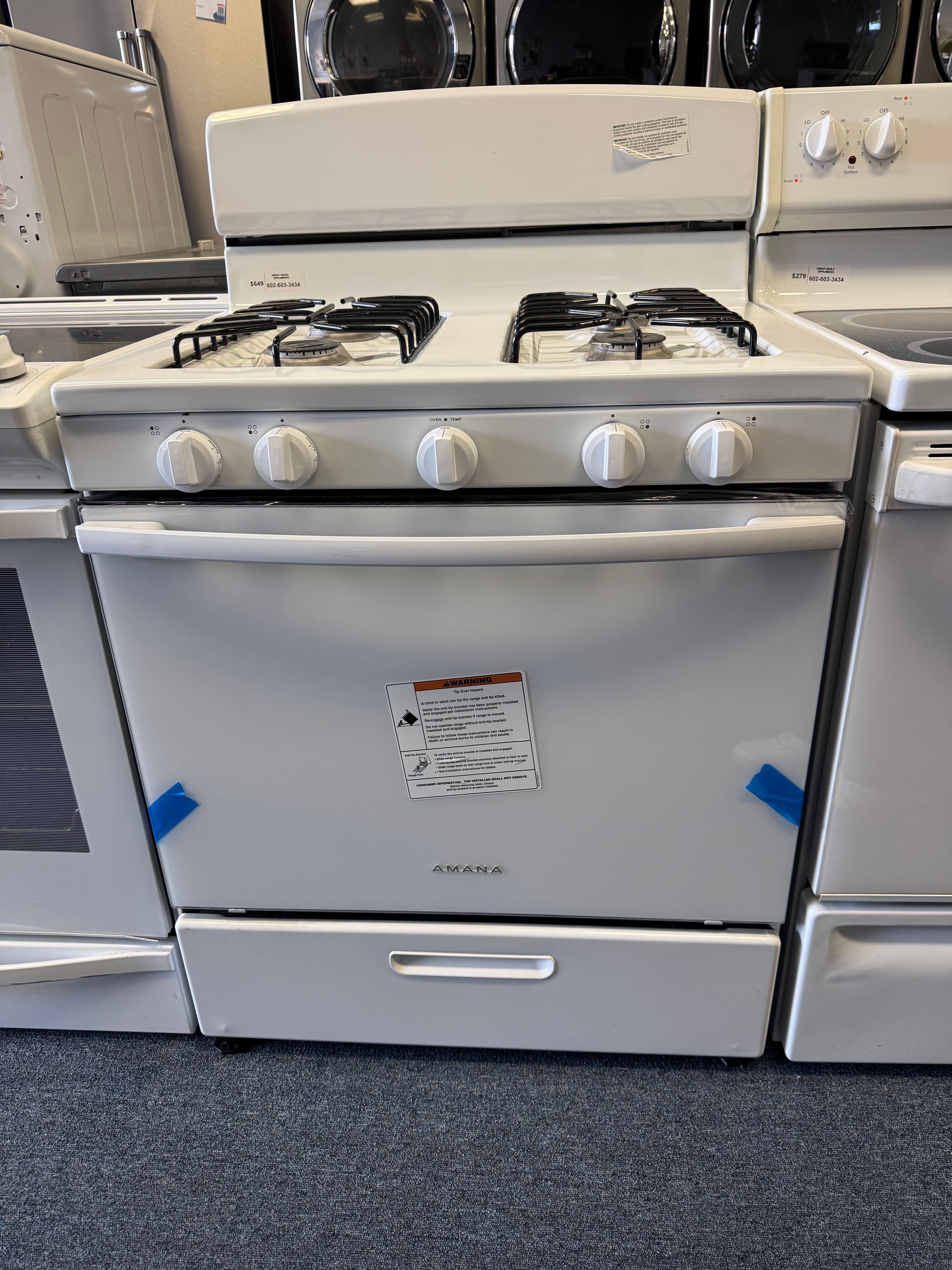 GAS STOVE AMANA // WHITE // FREE DELIVERY WITHIN 10 MILES// FREE INSTALATION