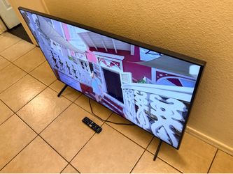 SAMSUNG 50" Class 4K Crystal UHD (2160P) LED Smart TV with HDR UN50TU7000