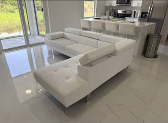 SECTIONAL COUCH  🆕️ 