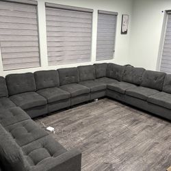 Large Dark Gray U-Shaped Sectional Couch – Excellent Condition