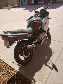 Suzuki gs 2005