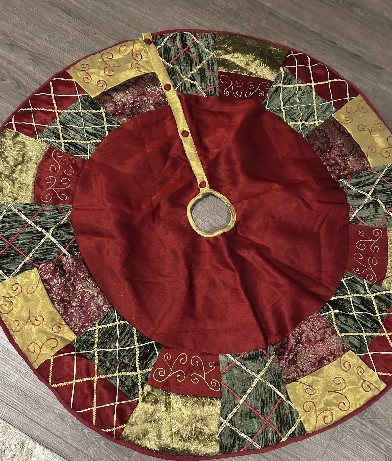 Christmas Tree Skirt With Matching Fireplace Scarf
