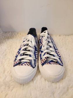 Women's New York Giants Low Top Repeat Print Canvas Shoes Size 8