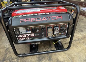 PREDATOR 4375 Watt Gas-Powered Portable Generator