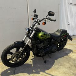 2023 StreetBob (( SALVAGE TITLE))