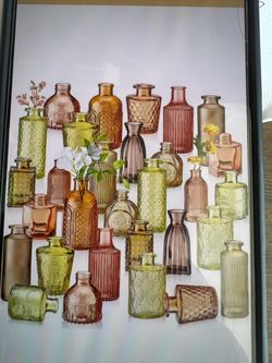 Glass vases of colorful flowers 30 pieces