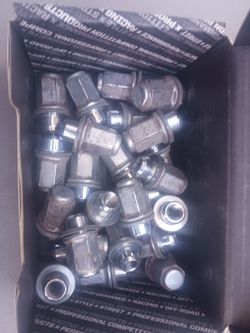 Toyota Tacoma Lug Nuts