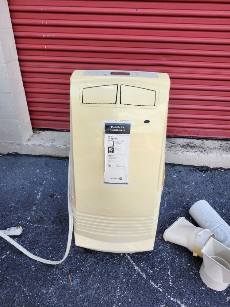7000 BTU Portable Air Conditioner GE Model No. APE07AHM1