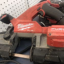 MILWAUKEE BANDSAW 