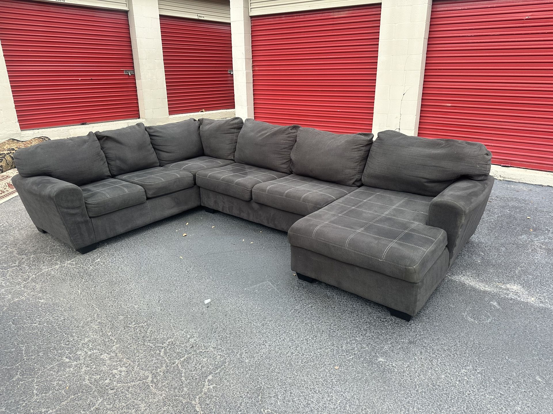 Sectional Couch 🔥