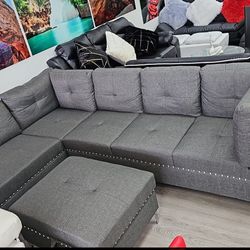 Sectional Sofá Whit Ottoman 