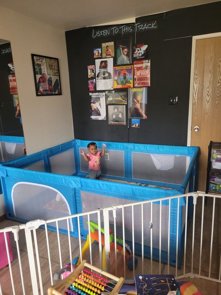 Extra Large Play Pen