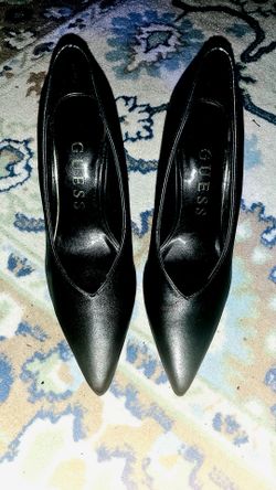 Guess Pumps "Prindy" Size 7 1/2 Womens
