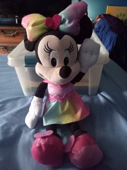 Disney Minnie Mouse Sparkle And Sing Doll