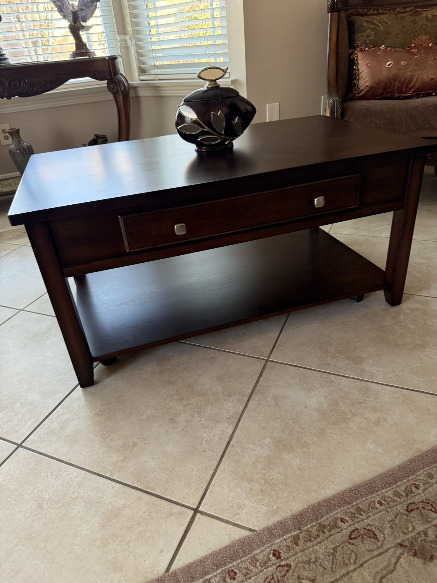 Lift Top Extendable Coffee Table With Storage