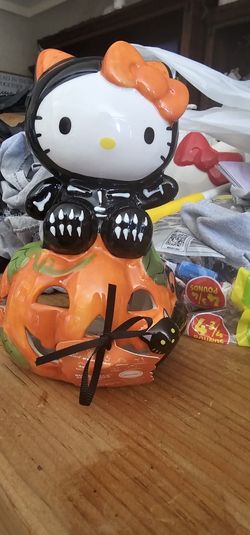 Hello Kitty Halloween Figure 