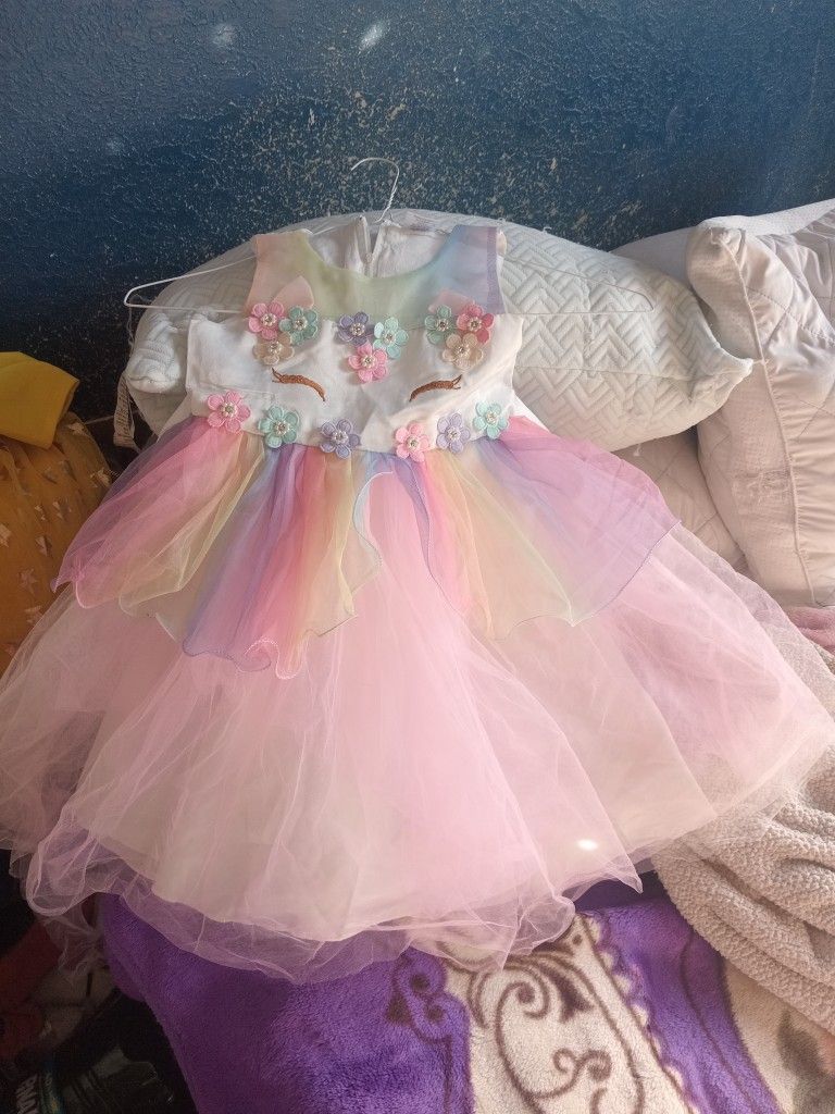 Beautiful Unicorn Floral Ruffle Dress Size 4/5