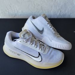 Nike Court AIR ZOOM VAPOR 11 HC Women's Size 8.5 White Tennis Shoes DR6965-100