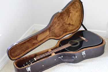 Washburn D10 E/BK with Guitar Hard Case