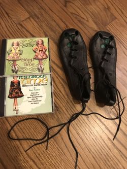 Used Irish Dance Gillies w CDs Size 3