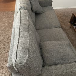 Grey/white Couch 