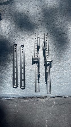 Flat screen TV mounting hardware