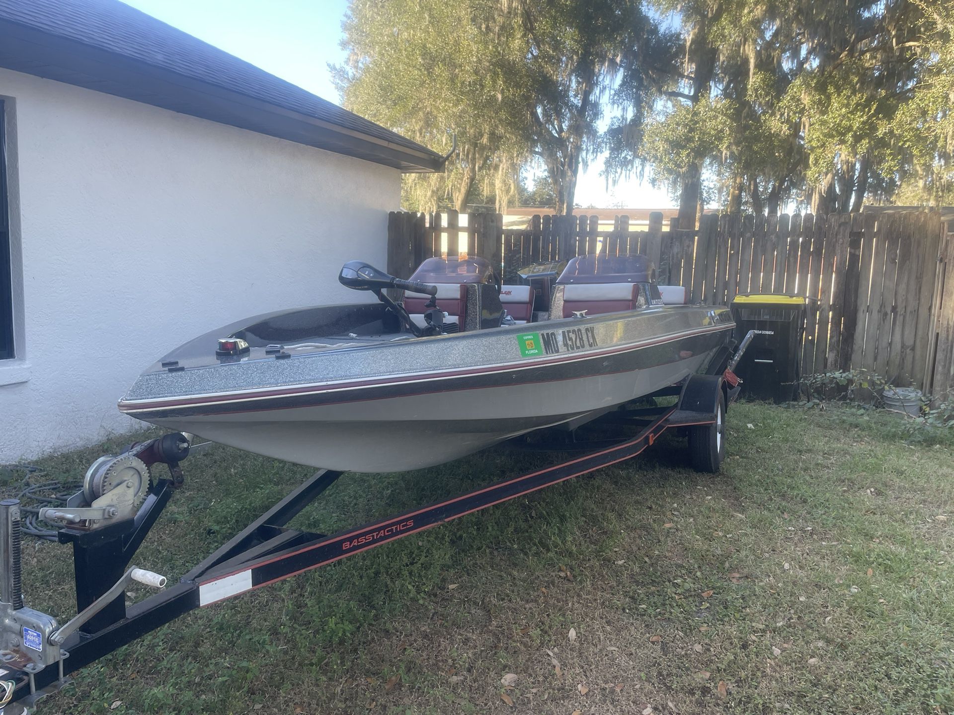 16’ Cajun Bass Boat 85 Hp