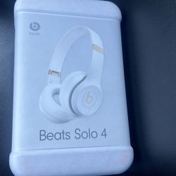 Beats Solo 4