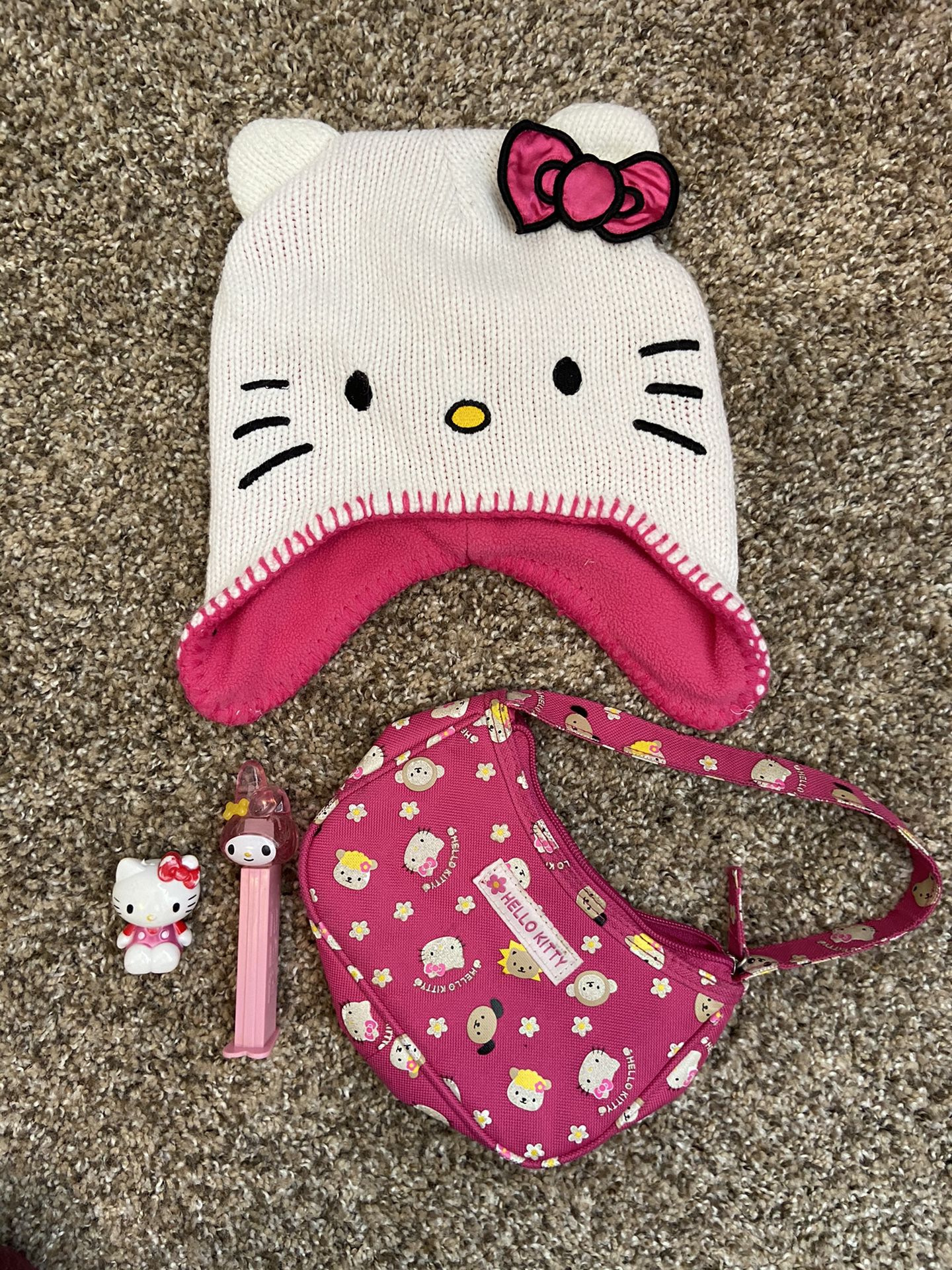 Hello Kitty kids toys, hat and purse