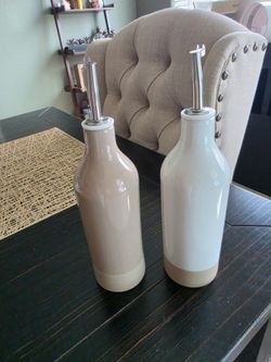 Famiware oil and vinegar dispensers
