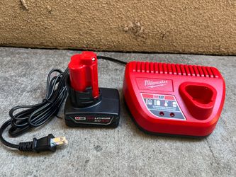 Milwaukee M12 12-Volt Lithium-Ion XC Battery Pack 4.0 Ah and Charger Starter Kit