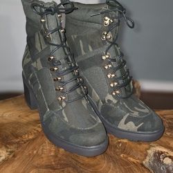 Camouflage Boots