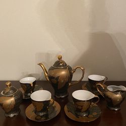                          TEA SET for 4  people