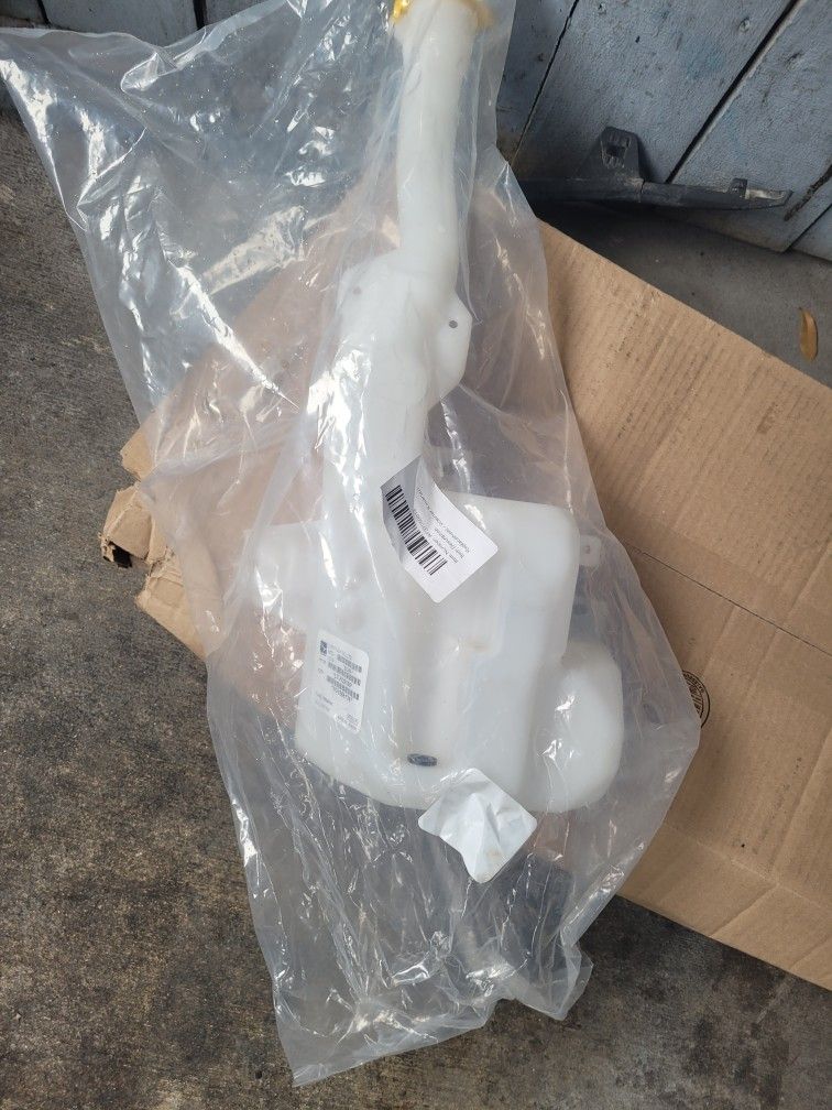 2015 To 2023 Ford Mustang Windshield Reservior 