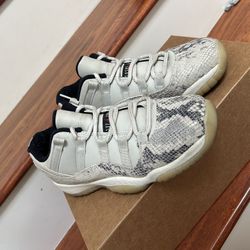 Jordan 11 Retro Low Snakeskin 6.5y/8w