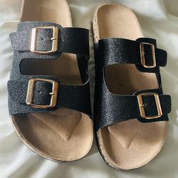 New Woman’s sandals