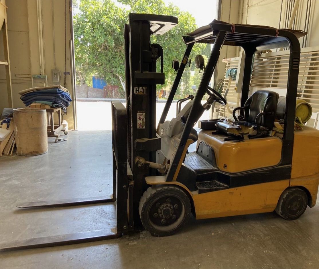 CAT Forklift 3-Stage Good Working 5270 Hrs Model GC30K 6000 Capacity. Working good, no issues at all. I have been using it for 7 years in warehouse, n