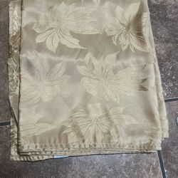 BRAND NEW TABLE CLOTH GOLD COLOR